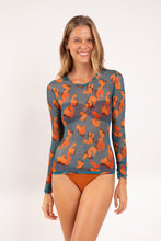 Carregar imagem no visualizador da galeria, Model Front: Rio De Sol Haut De Plage Luma Top Harper Long
