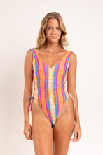 Carregar imagem no visualizador da galeria, Model Front: Rio De Sol Une Pièce Stripes Zoe