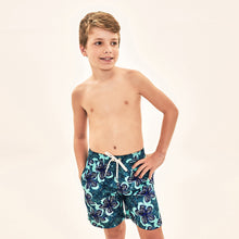 Carregar imagem no visualizador da galeria, Image 04: Uv Line Maillot De Bain Garçon Shorts Aqua Hibiscus Kids Upf50+