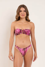 Carregar imagem no visualizador da galeria, Model Front: Rio De Sol Haut Top Shade Sara