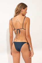 Carregar imagem no visualizador da galeria, Model Back: Rio De Sol Ensemble Set Shimmer-Shark Lia-Noa Lacinho