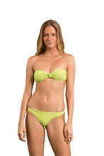 Carregar imagem no visualizador da galeria, Model Front: Rio De Sol Haut Top Bora-Citrus Bandeau-Joy