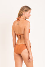 Carregar imagem no visualizador da galeria, Model Back: Rio De Sol Bas Bottom Nocciola Mel-Comfy