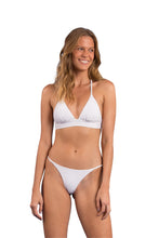 Carregar imagem no visualizador da galeria, Model Front: Rio De Sol Haut Top Bora-White Tri-Cos