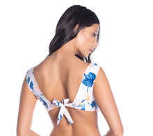 Carregar imagem no visualizador da galeria, Model Back: Saha Haut Top Sierra Floral Sweetness