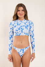 Carregar imagem no visualizador da galeria, Model Front: Wednesday In Hawaii By Rio De Sol Haut Top Pua-Pacifica Reef