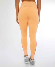 Carregar imagem no visualizador da galeria, Model Back: Alto Giro Fitness Bas Legging Blackout Ii C/ Recorte Verticale Laranja Gym