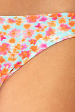 Carregar imagem no visualizador da galeria, Model Back: Rio De Sol Bas Bottom Ditsy-Sky Essential-Comfy