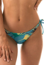Carregar imagem no visualizador da galeria, Gallery: Rio De Sol Bas Bottom Flower Geometric Transp Comfort