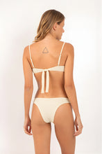 Carregar imagem no visualizador da galeria, Model Back: Rio De Sol Bas Bottom Brisa-Offwhite Essential