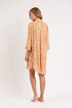 Carregar imagem no visualizador da galeria, Model Back: Rio De Sol Robe De Plage Sahari Chemise Gabriele