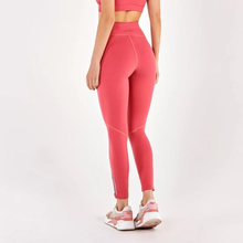 Carregar imagem no visualizador da galeria, Model Back: Alto Giro Fitness Bas Legging Supplex Ziper Barra Coral