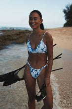 Carregar imagem no visualizador da galeria, Image 10: Wednesday In Hawaii By Rio De Sol Haut Top Pua-Pacifica Hana