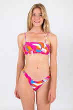 Carregar imagem no visualizador da galeria, Model Front: Rio De Sol Ensemble Set Antelope Bandeau-Reto High-Leg