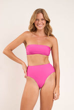 Carregar imagem no visualizador da galeria, Model Front: Rio De Sol Bas Bottom Fluity-Amor Hotpants