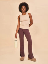 Carregar imagem no visualizador da galeria, Model Front: Uv Line Fitness Haut Regata Fem Ribbed Sand Upf50+