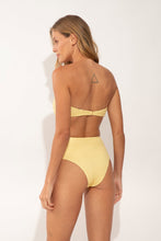 Carregar imagem no visualizador da galeria, Model Back: Rio De Sol Bas Bottom Drift-Butterglow Hotpants