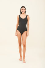 Carregar imagem no visualizador da galeria, Model Front: Uv Line Une Pièce Maio Swim Textura Preto Upf50+