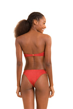 Carregar imagem no visualizador da galeria, Model Back: Rio De Sol Ensemble Set Malibu-Chili Bandeau-Duo Essential