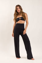 Carregar imagem no visualizador da galeria, Model Front: Rio De Sol Pantalon De Plage Black Pants Knot