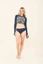 Carregar imagem no visualizador da galeria, Model Front: Uv Line Ensemble Set Dalia Marinho Upf50+