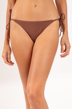 Carregar imagem no visualizador da galeria, Gallery: Rio De Sol Bas Bottom Sand-Cappuccino Cheeky-Micro