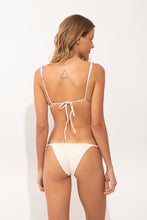 Carregar imagem no visualizador da galeria, Model Back: Rio De Sol Ensemble Set Malibu-Natural Lia-Noa Essential-Noa