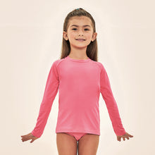 Carregar imagem no visualizador da galeria, Model Front: Uv Line T-Shirt Acqua Qr Code Chiclete Fluor Upf50+