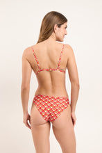 Carregar imagem no visualizador da galeria, Model Back: Rio De Sol Haut Top Floral-Scales Tri-Fixo