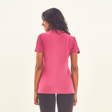 Carregar imagem no visualizador da galeria, Model Back: Uv Line Fitness Haut T-Shirt Sport Fit Fuchsia Upf50+