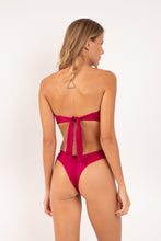 Carregar imagem no visualizador da galeria, Model Back: Rio De Sol Haut Top Shimmer-Desejo Mavi