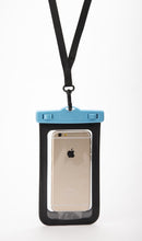 Carregar imagem no visualizador da galeria, Model Back: Seawag Sac De Plage Waterproof Case Blue
