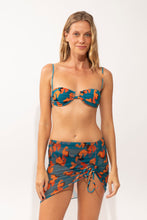 Carregar imagem no visualizador da galeria, Model Front: Rio De Sol Jupe De Page Luma Mini Skirt Ruched