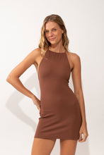Carregar imagem no visualizador da galeria, Model Front: Rio De Sol Mini Dress Sand-Cappuccino Talia Dress