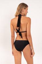 Carregar imagem no visualizador da galeria, Model Back: Rio De Sol Bas Bottom Shimmer-Black Essential-Comfy