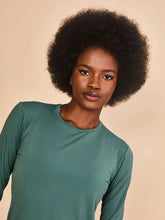 Carregar imagem no visualizador da galeria, Image 04: Uv Line T-Shirt Longsleeve Fem New Fit Textura Verde Jade Upf50+