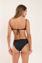 Carregar imagem no visualizador da galeria, Model Back: Rio De Sol Bas Bottom Nero Amy
