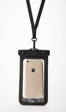 Carregar imagem no visualizador da galeria, Model Back: Seawag Sac De Plage Waterproof Case Black