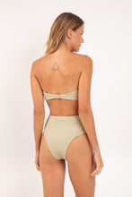 Carregar imagem no visualizador da galeria, Model Back: Rio De Sol Bas Bottom Brisa-Pistache Hotpants
