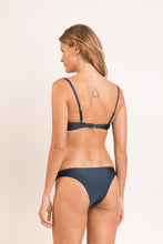 Carregar imagem no visualizador da galeria, Model Back: Rio De Sol Ensemble Set Shark Bandeau-Joy Essential