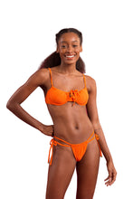 Carregar imagem no visualizador da galeria, Model Front: Rio De Sol Ensemble Set Dots-Orange Balconet-Tie Pipa