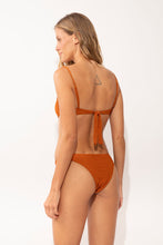 Carregar imagem no visualizador da galeria, Model Back: Rio De Sol Ensemble Set Ferrugo Juliette Leblon
