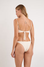 Carregar imagem no visualizador da galeria, Model Back: Rio De Sol Bas Bottom Malibu-Natural Essential-Iris