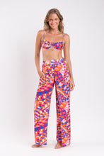 Carregar imagem no visualizador da galeria, Model Front: Rio De Sol Pantalon De Plage Funny Wide Pants
