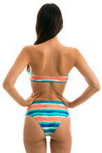 Carregar imagem no visualizador da galeria, Model Back: Rio De Sol Bas Bottom Upbeat Reto Hotpant