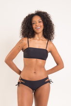 Carregar imagem no visualizador da galeria, Model Front: Rio De Sol Bas Bottom Nero Madrid