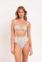Carregar imagem no visualizador da galeria, Model Front: Rio De Sol Haut Top Glow Bandeau-Joy