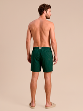 Carregar imagem no visualizador da galeria, Model Back: Uv Line Bermuda / Short Pour Homme Shorts Acqua Boxer Military Green Upf50+