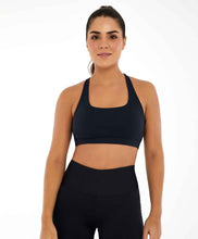 Carregar imagem no visualizador da galeria, Model Front: Alto Giro Fitness Haut Top Hyper Costas Cruzadas Preto