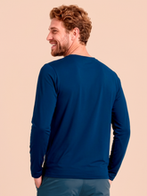 Carregar imagem no visualizador da galeria, Model Back: Uv Line T-Shirt Longsleeve Uvpro Masc Cobalt Upf50+